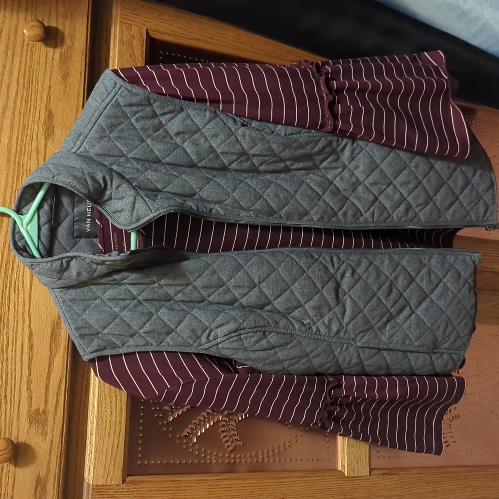 🟣3/$20--Quilted Vest and Long Sleeve Shirt